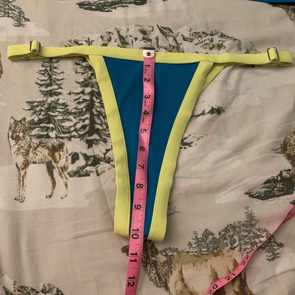 Bikini - Picture 4 of 7